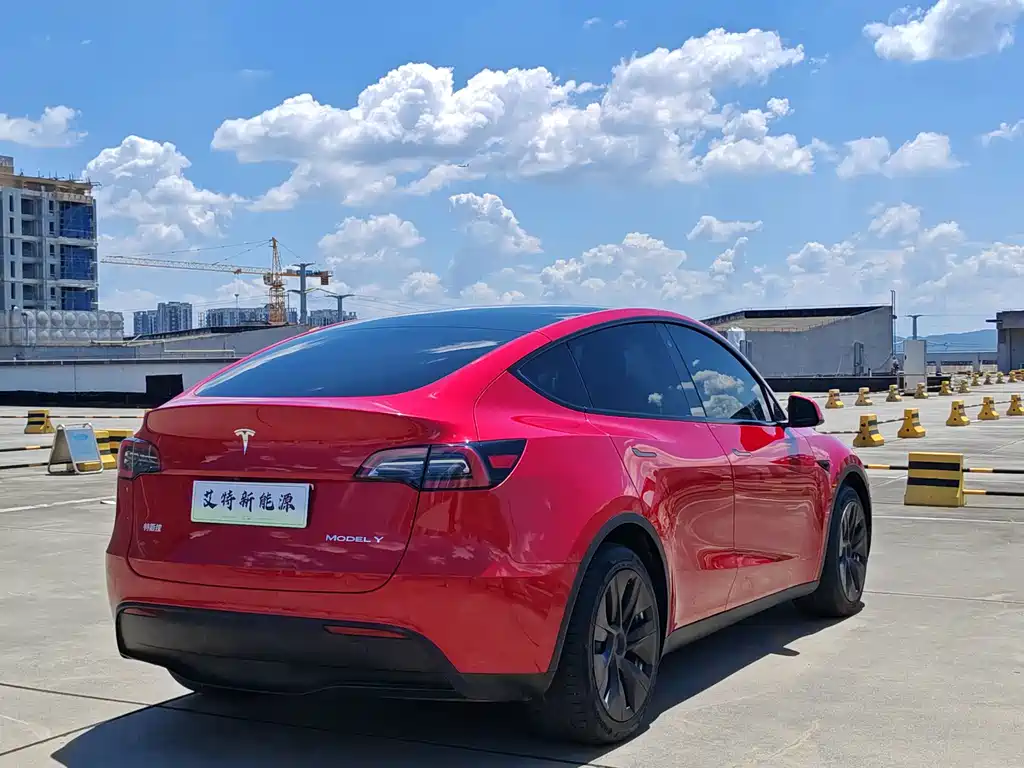 Tesla Model Y 2022 — фото 7