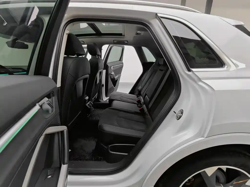 Audi Q3 2023 — фото 10