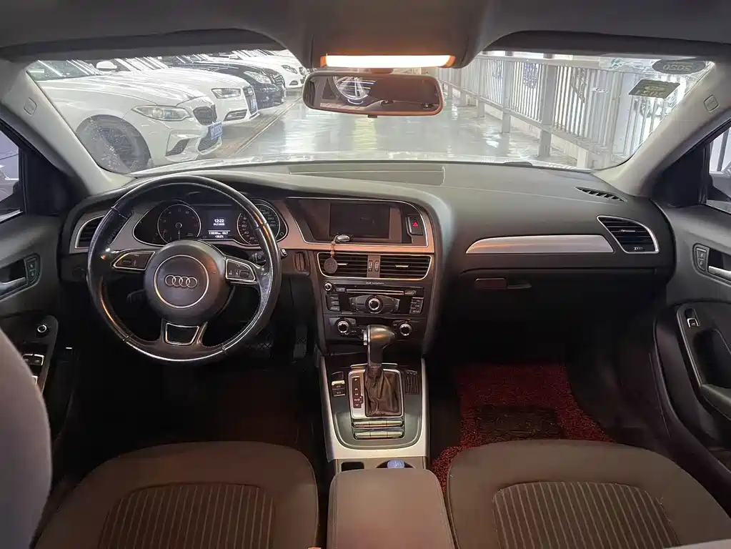 Audi A4L 2015