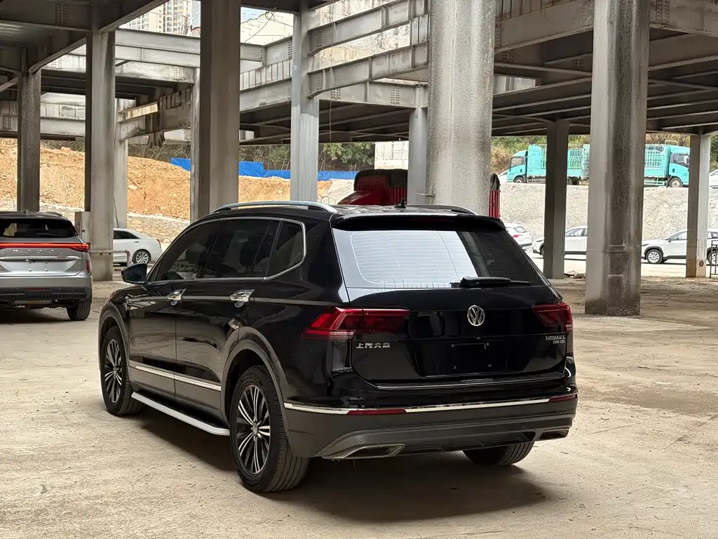 Volkswagen Tiguan L 2018 — фото 16