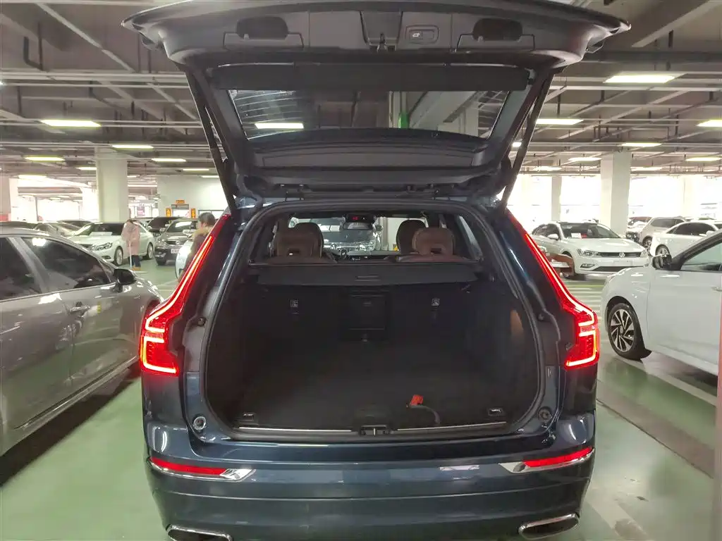 Volvo XC60 2021 — фото 15
