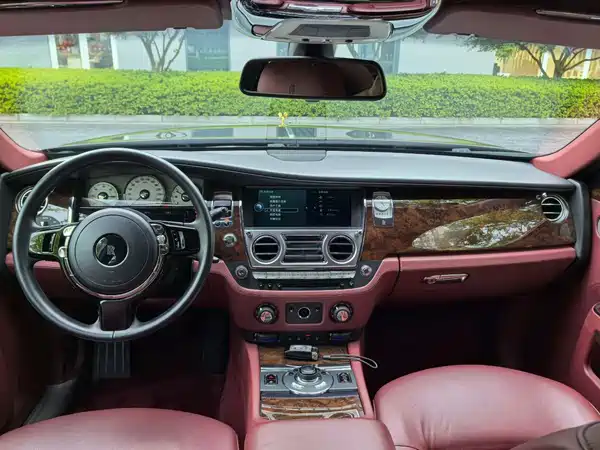Rolls-Royce Ghost 2012