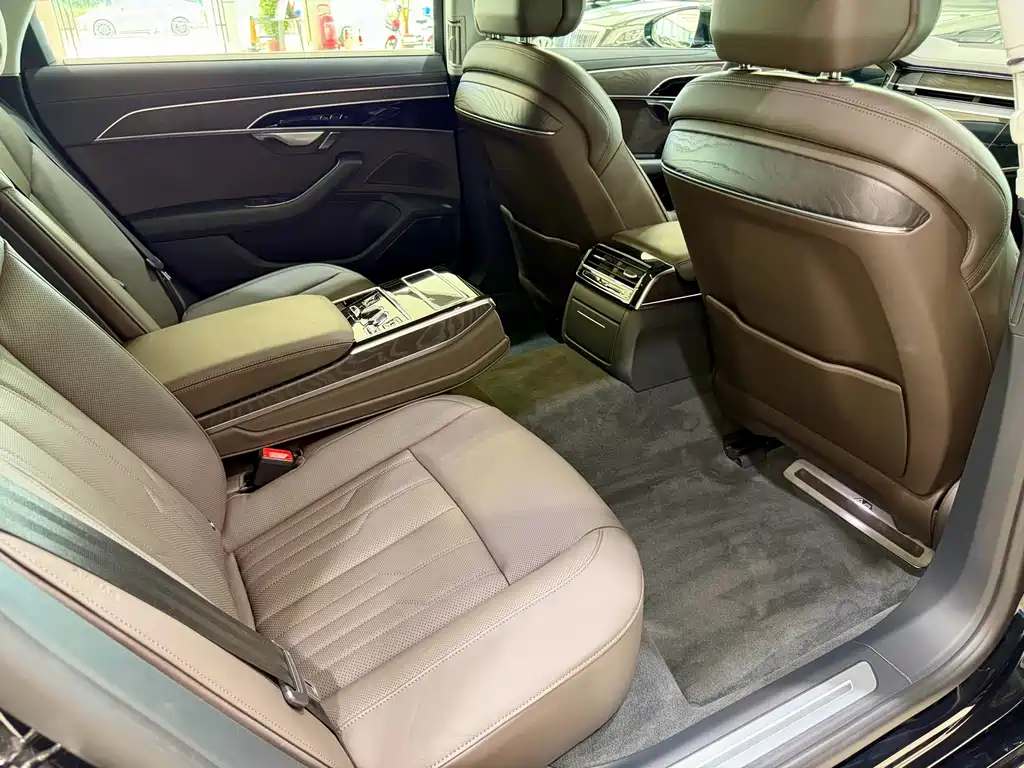 Audi A8 2025