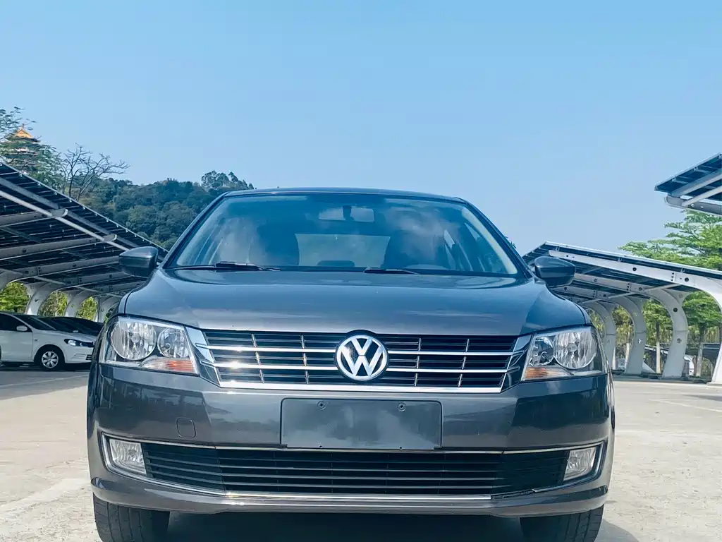 Volkswagen Lavida 2015