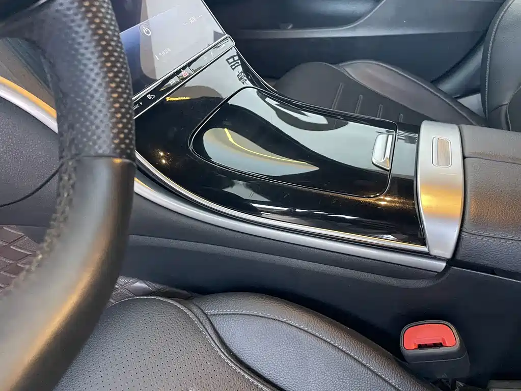 Mercedes-Benz C-Class 2023 — фото 12