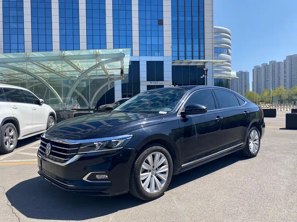 Volkswagen Passat 2019 — фото 1