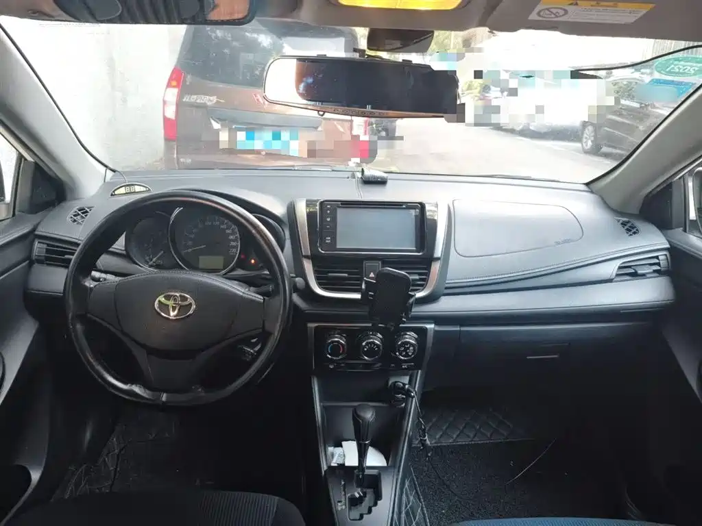 Toyota Yaris L 2018 — фото 5