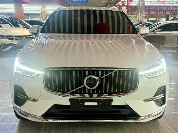 Volvo XC60 2022