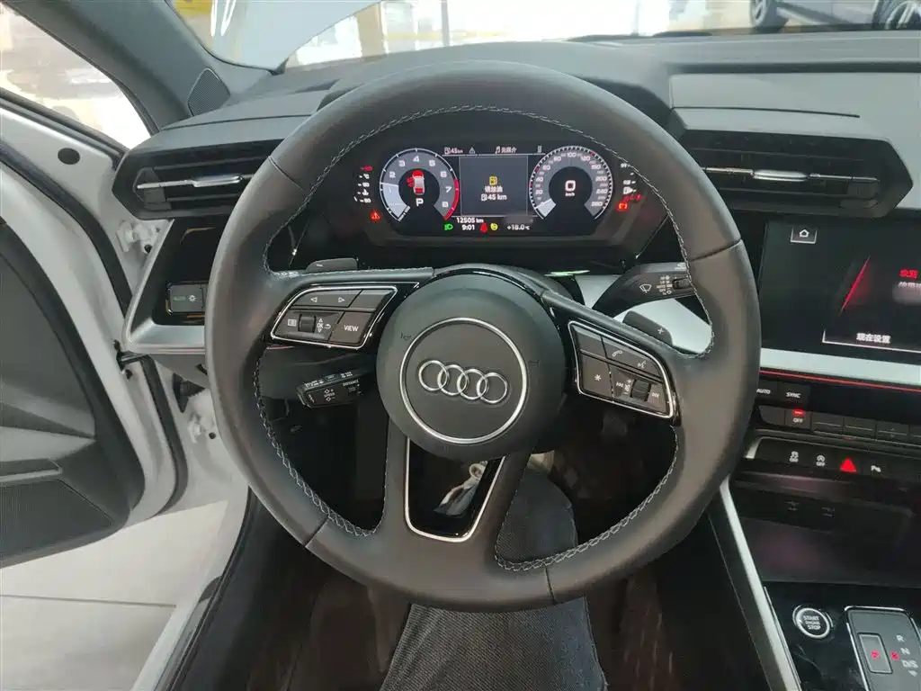 Audi A3 2024 — фото 11