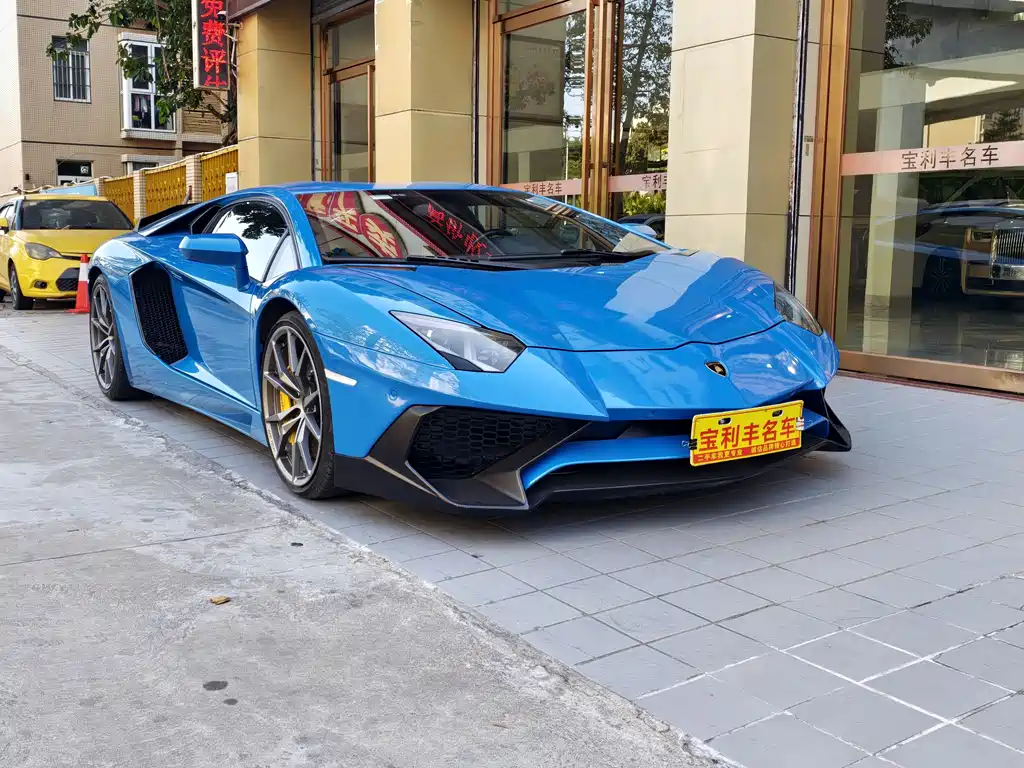 Lamborghini Aventador 2014 — фото 14