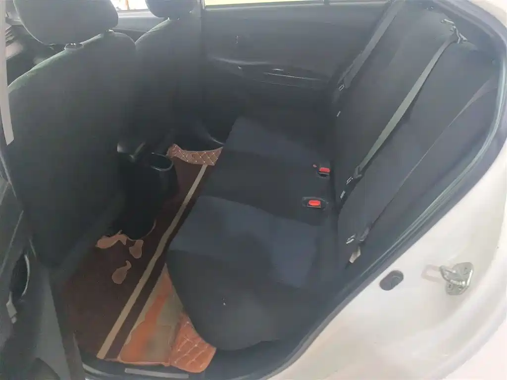 Toyota Yaris L 2019 — фото 17