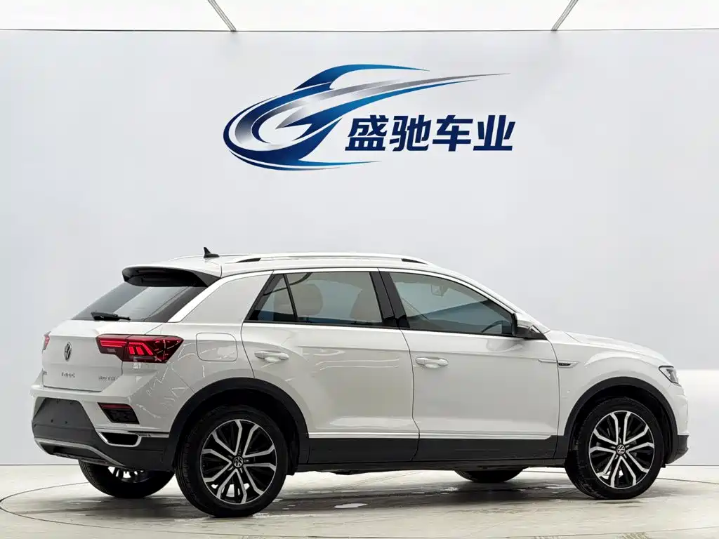Volkswagen T-Roc 2023 — фото 6