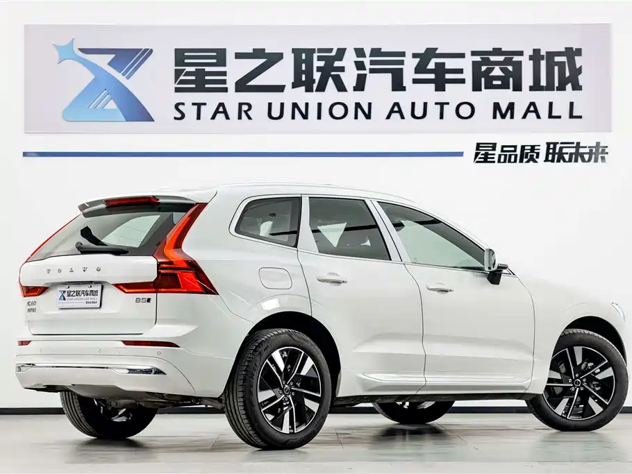 Volvo XC60 2026 — фото 6