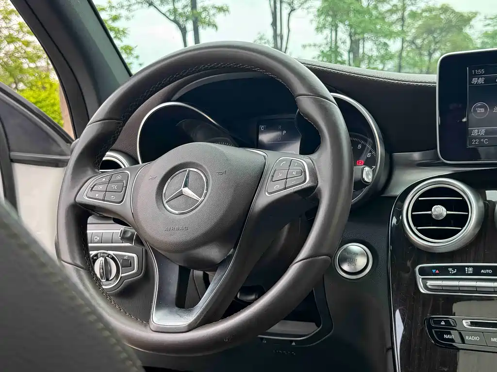 Mercedes-Benz GLC 2016 — фото 21