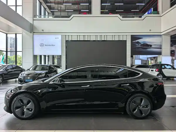 Tesla Model 3 2020