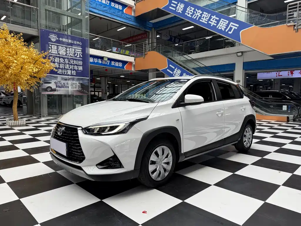 Toyota Yaris L 2022