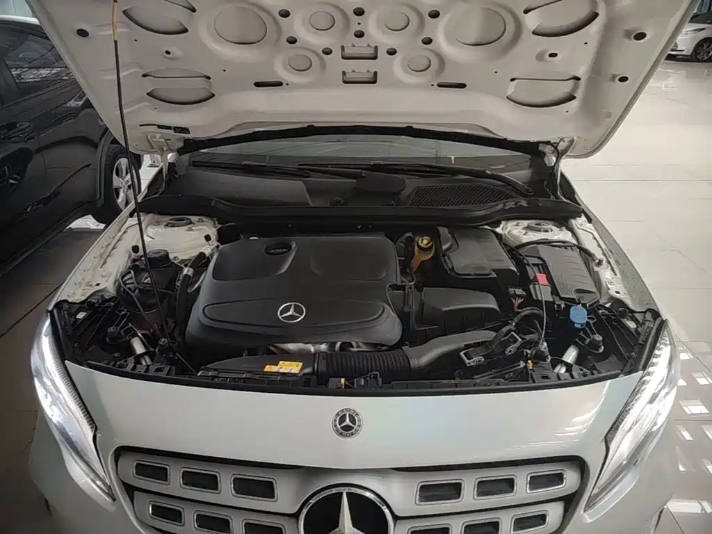 Mercedes-Benz GLA 2018 — фото 20