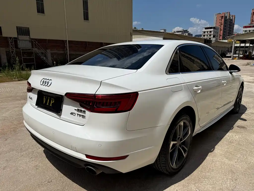 Audi A4L 2017 — фото 14