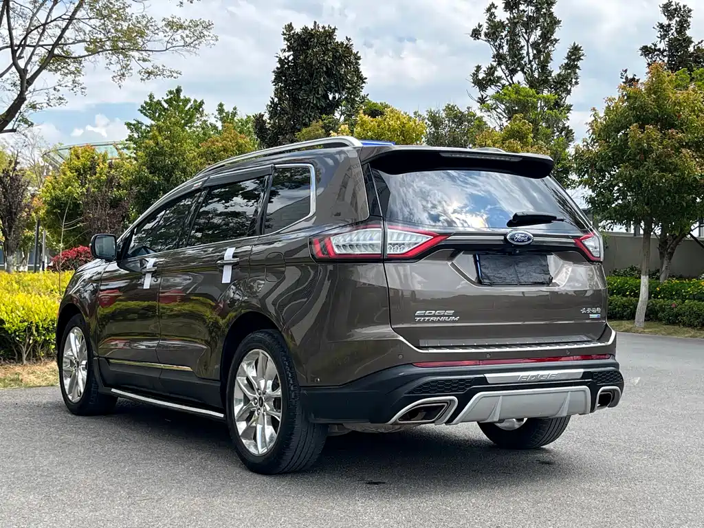Ford Edge 2017 — фото 9