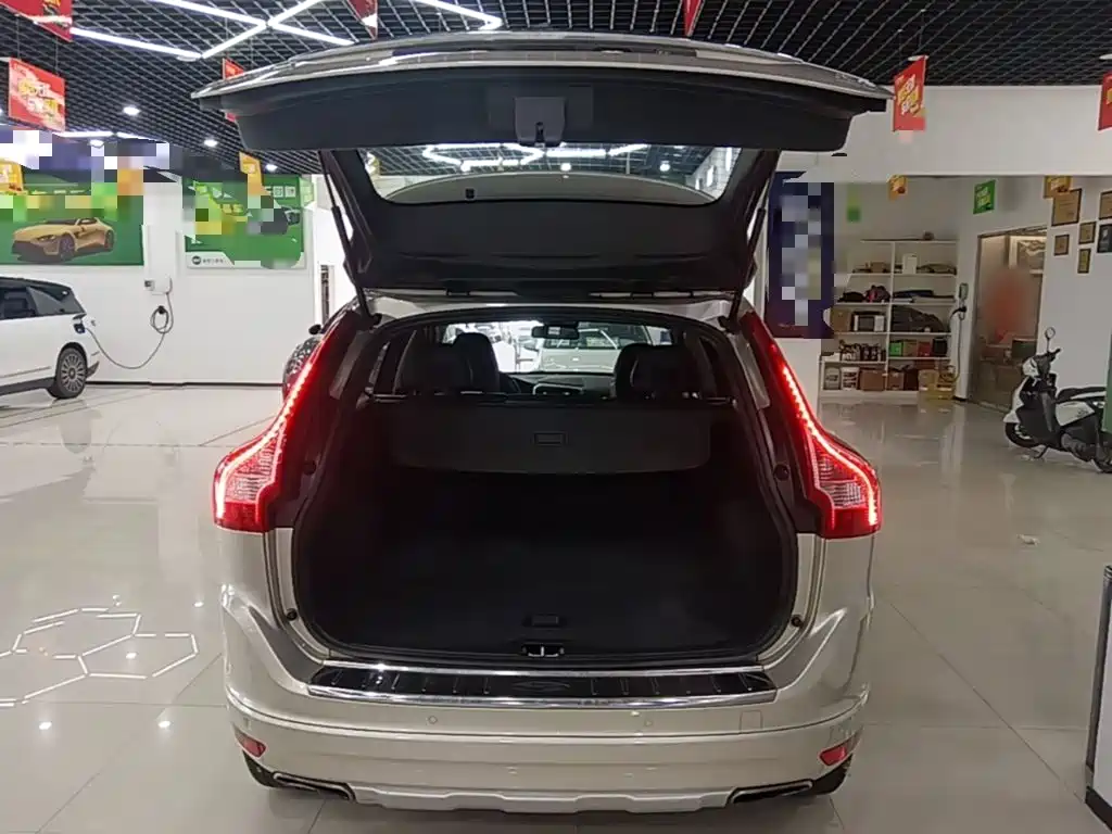 Volvo XC60 2016 — фото 19