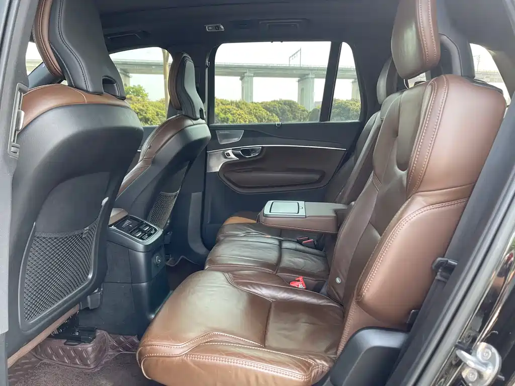 Volvo XC90 PHEV 2022 — фото 26