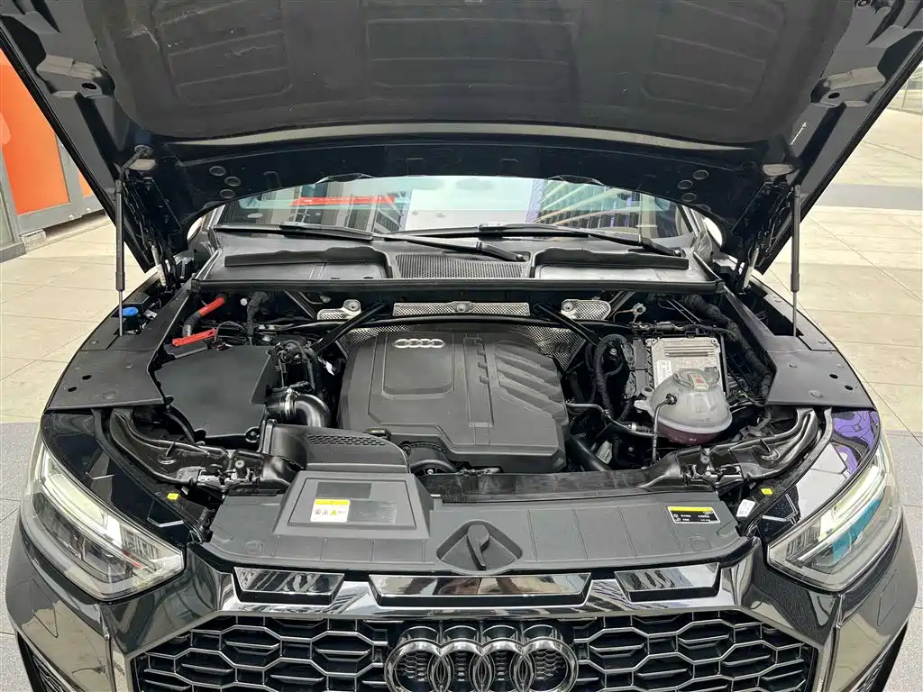 Audi Q5L 2023 — фото 30