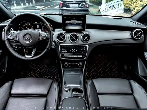 Mercedes-Benz CLA 2018