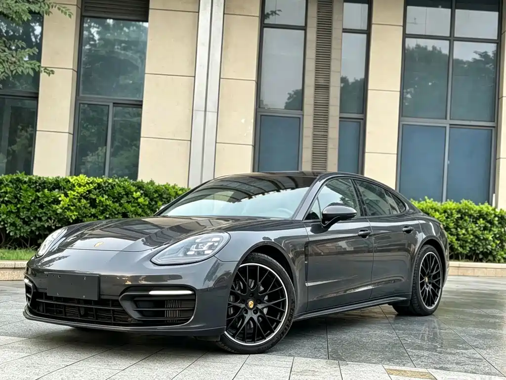 Porsche Panamera 2022 — фото 1