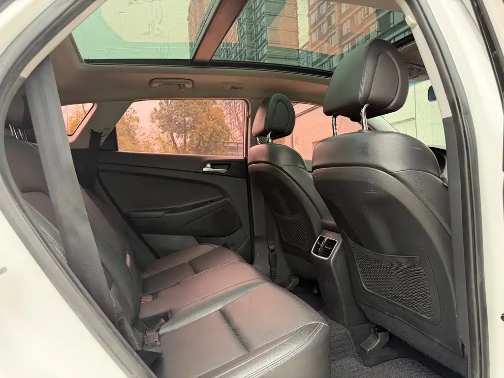 Hyundai Tucson 2016 — фото 9