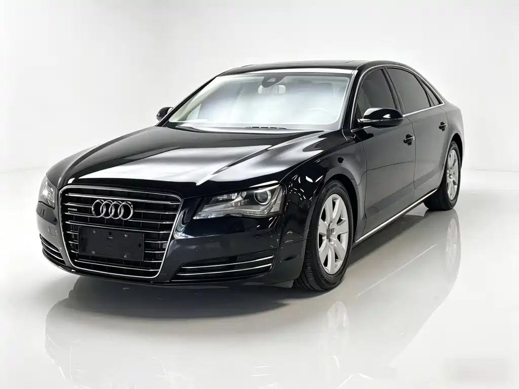 Audi A8 2012 — фото 1