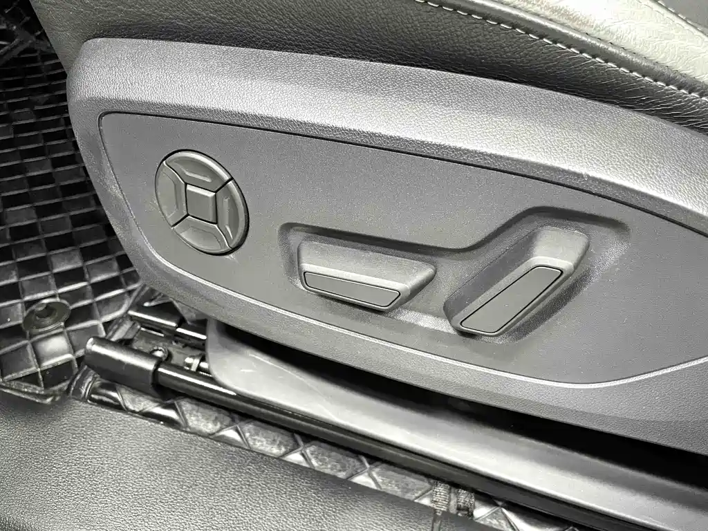 Audi Q3 2022 — фото 12