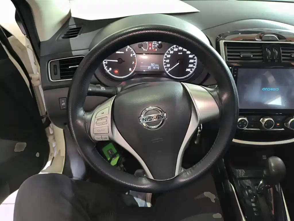Nissan Tiida 2018 — фото 11