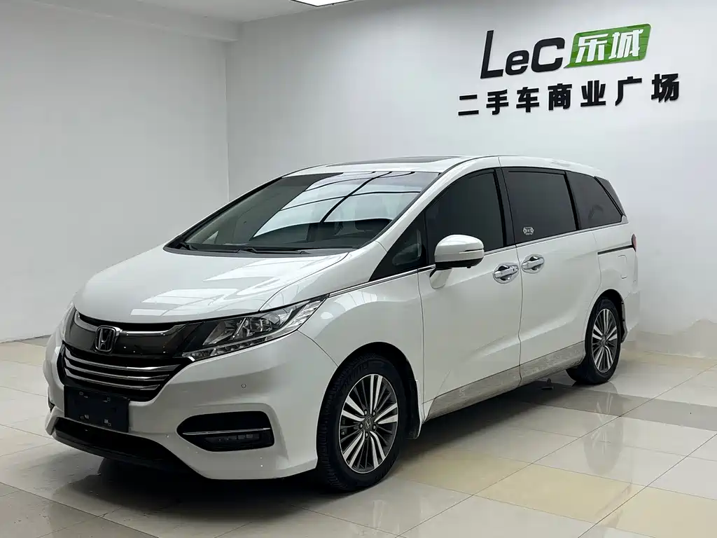 Honda Odyssey 2018 — фото 2