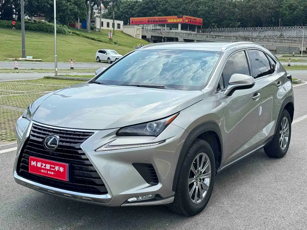 Lexus NX 2021