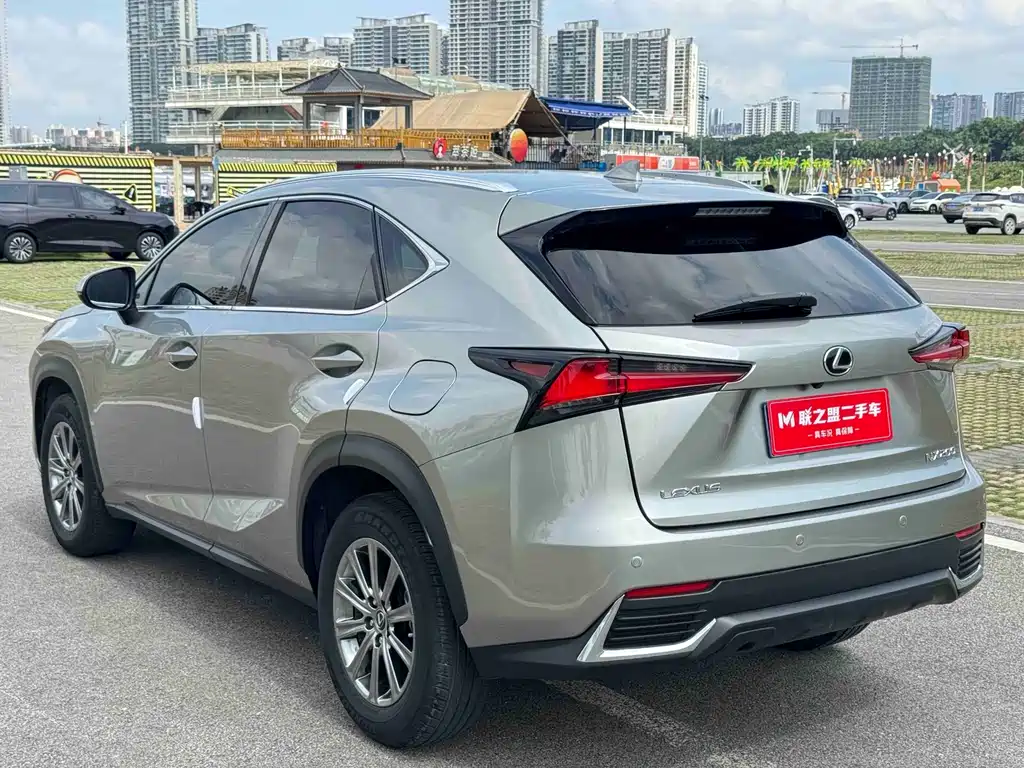 Lexus NX 2021