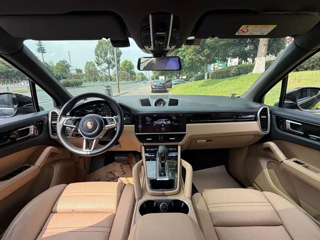Porsche Cayenne 2019 — фото 13