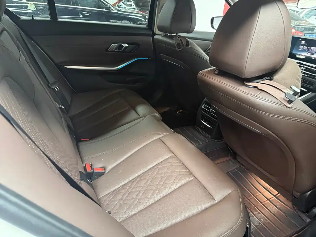 BMW i3 2024