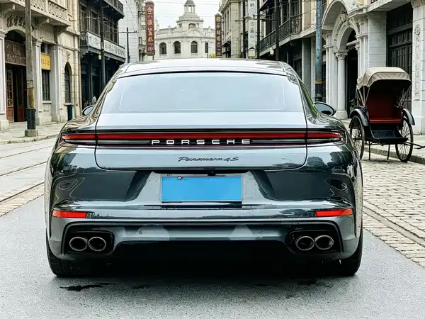 Porsche Panamera 2024
