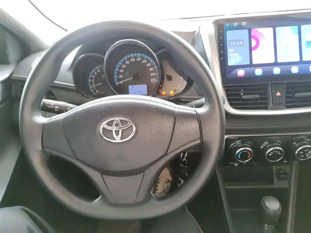 Toyota Yaris L 2019 — фото 10