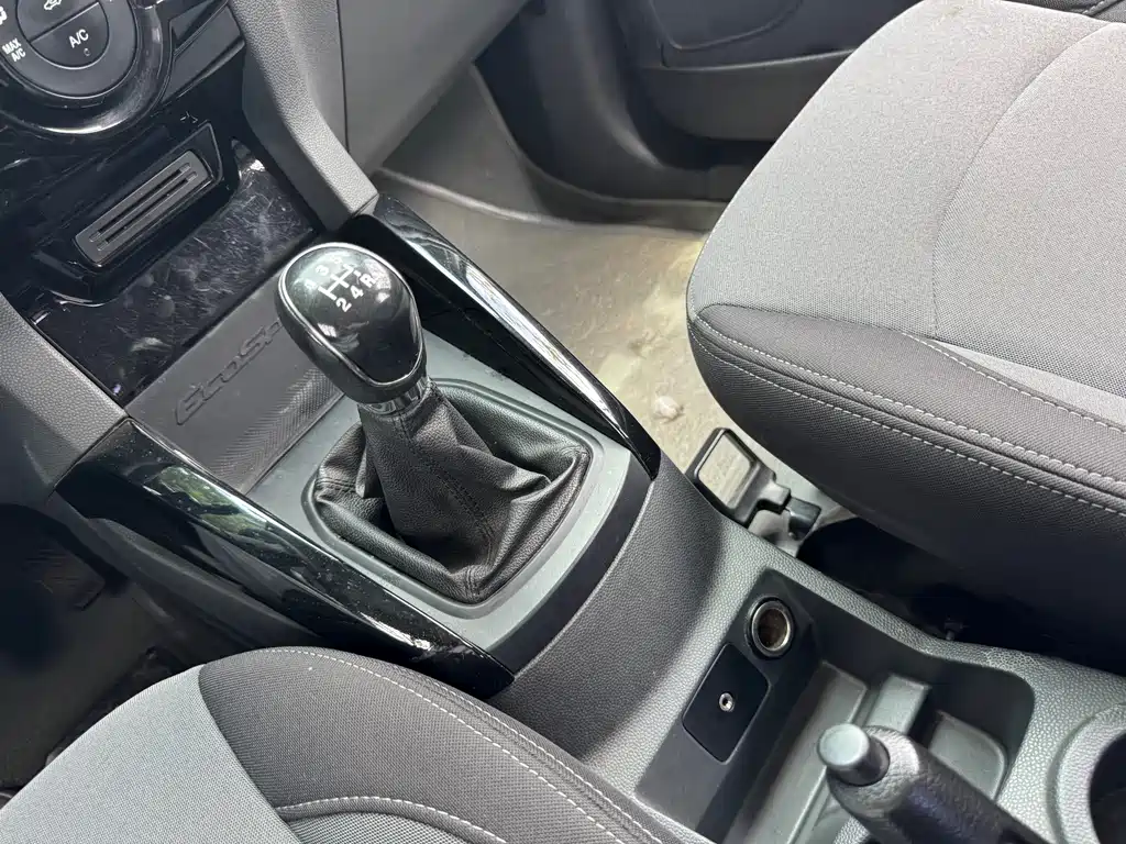 Ford Ecosport 2013 — фото 17