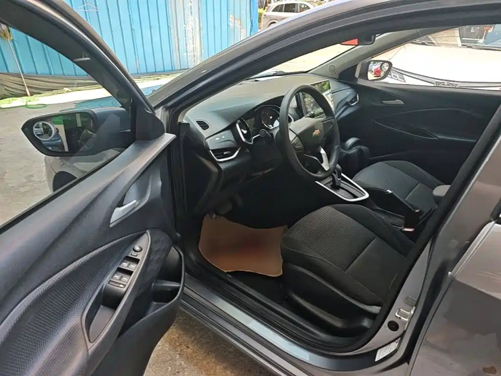Chevrolet Cavalier 2020 — фото 16