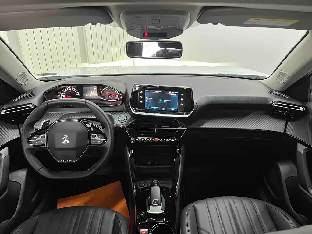 Peugeot 2008 2023 — фото 16