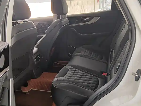 Hongqi HS5 2021