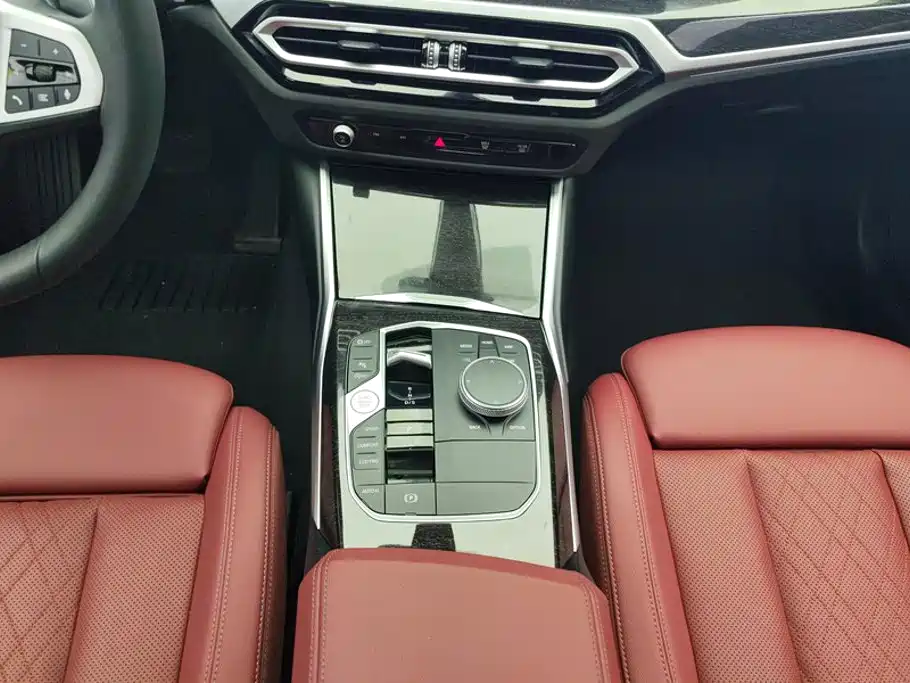 BMW 3 Series 2023 — фото 16