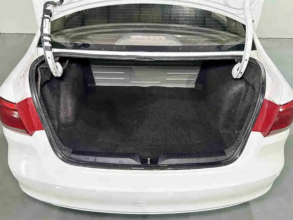 Volkswagen Santana 2014
