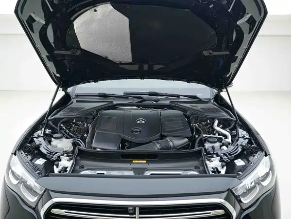 Mercedes-Benz E-Class 2024