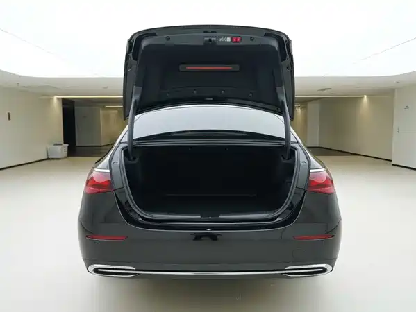 Mercedes-Benz E-Class 2024