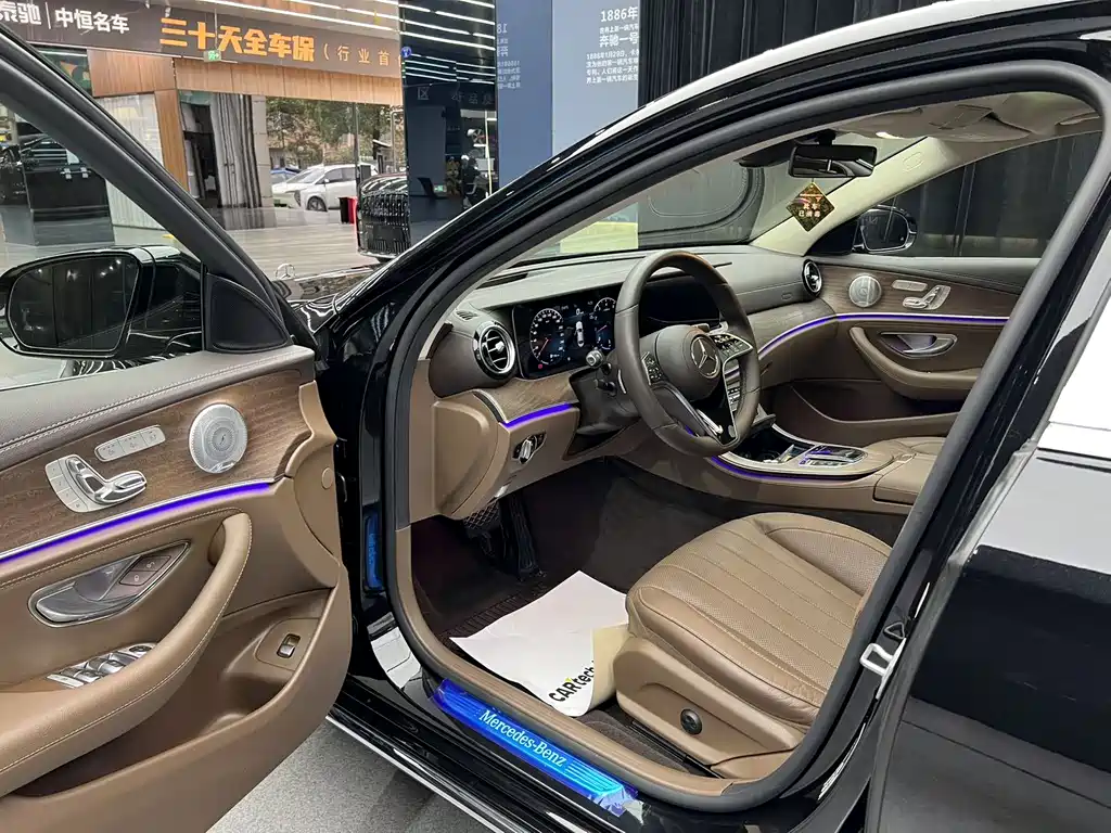 Mercedes-Benz E-Class 2021 — фото 12