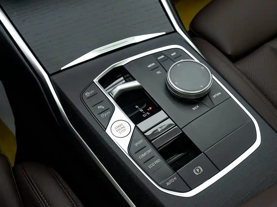BMW 3 Series 2025 — фото 21