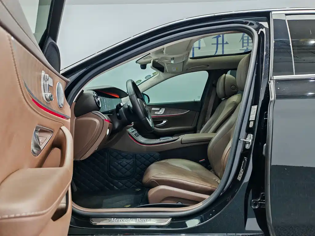 Mercedes-Benz E-Class 2019 — фото 11